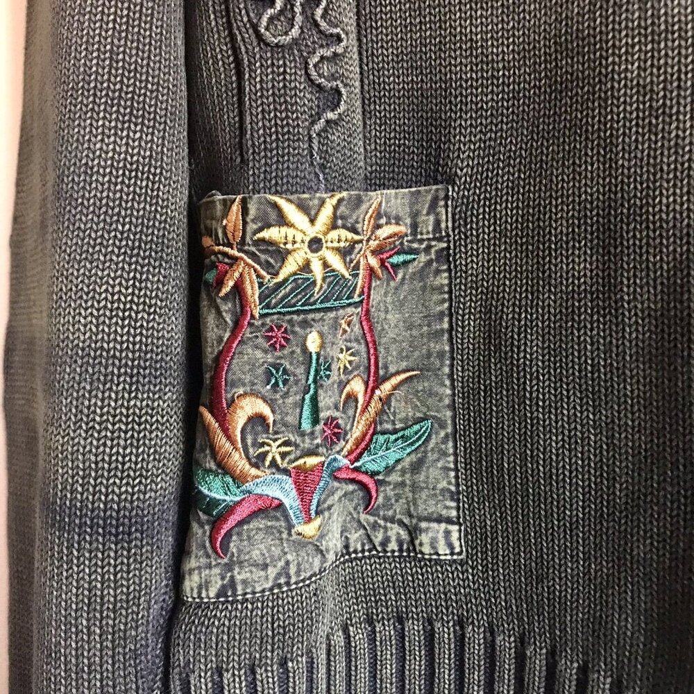 Auto Days Embroidered Green Sweater - Picture 5 of 9